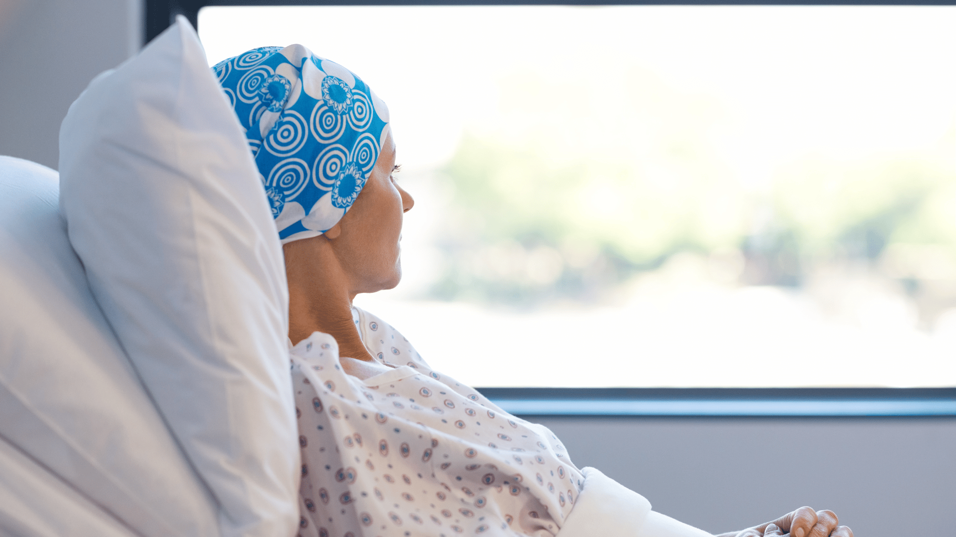 kobieta po chemioterapii, po leczeniu nowotworów